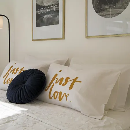 Apartment Phaedrus Living: Centre Luxury Flat Esperidon 201
