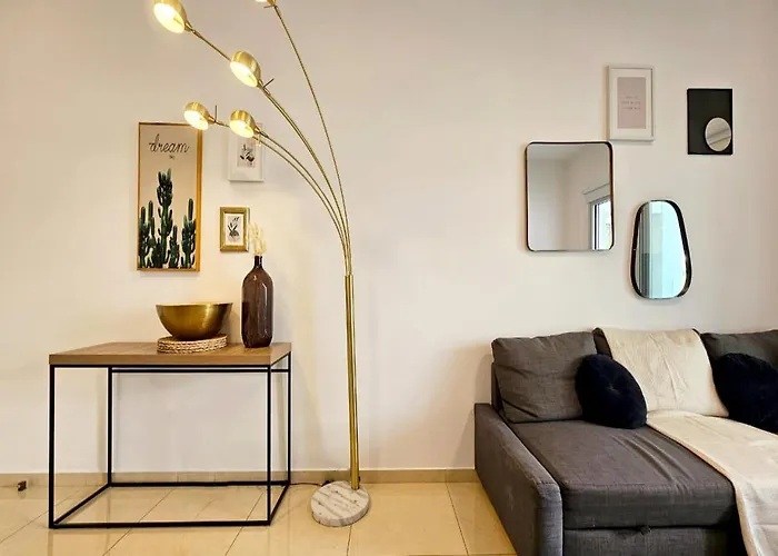 Phaedrus Living: Centre Luxury Flat Esperidon 201 Апартаменты Никосия