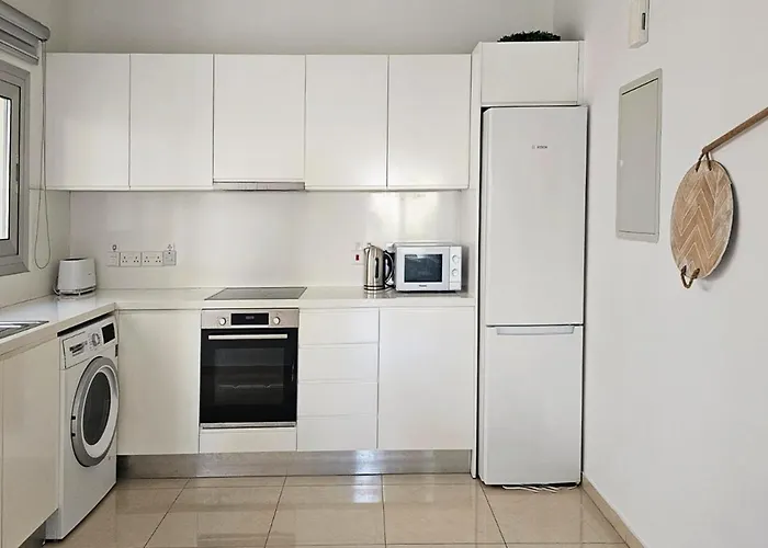 Phaedrus Living: Centre Luxury Flat Esperidon 201 Никосия